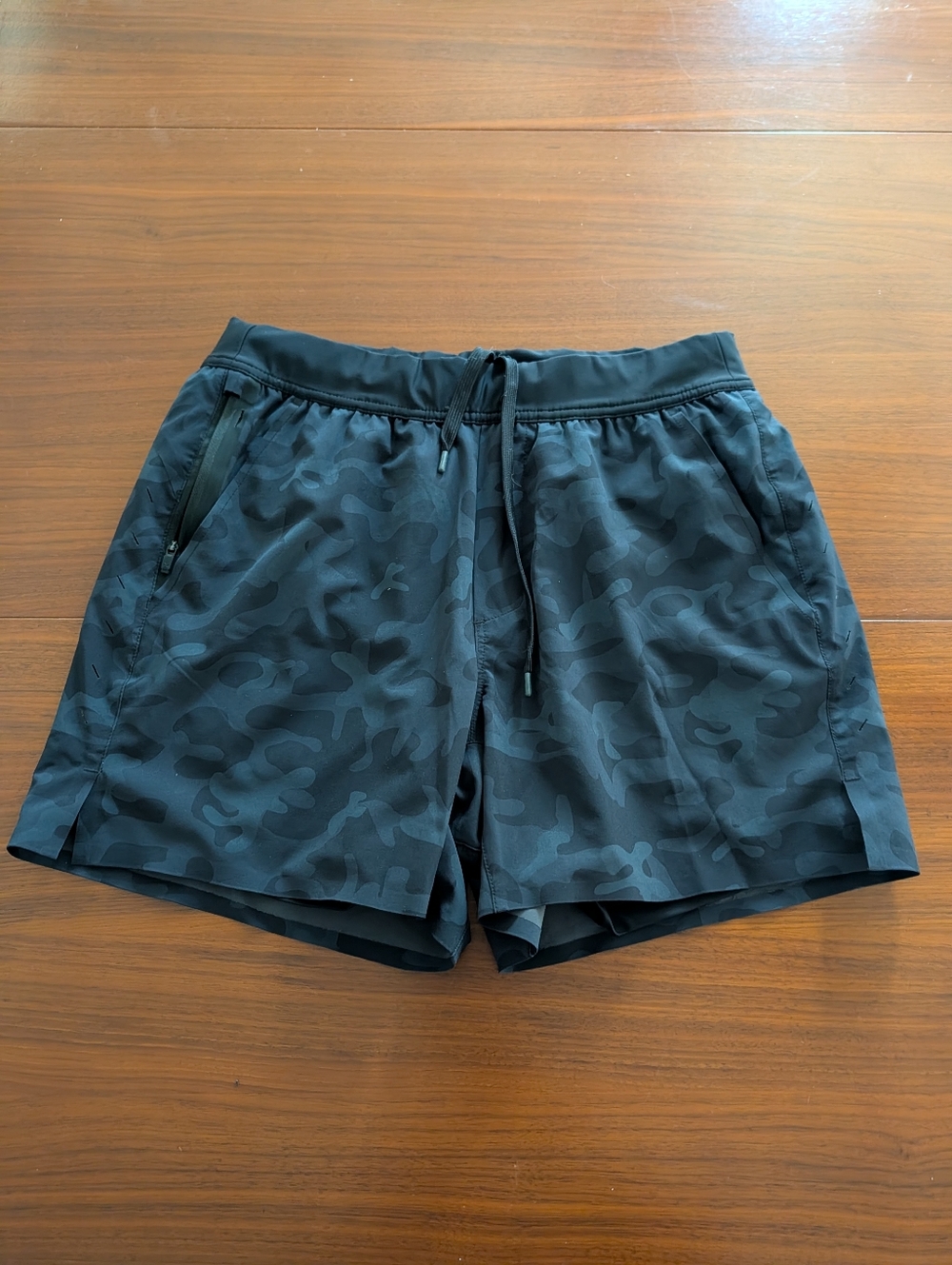 Ten Thousand Shorts Men’s Medium Camo Black Gray The Interval Lined Gym 5 Inseam